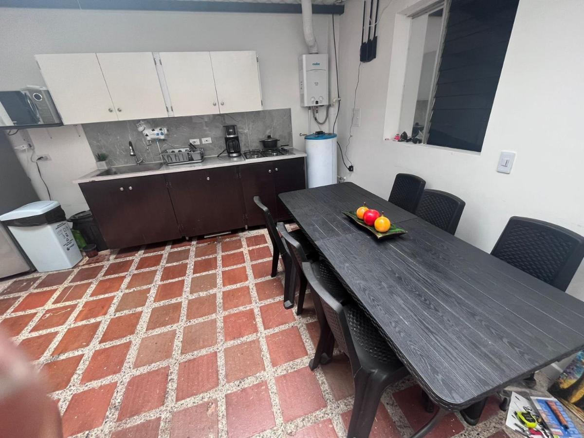 Hotel Edificio Santamarta Medellín Zewnętrze zdjęcie