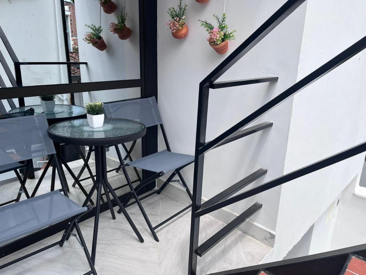 Hotel Edificio Santamarta Medellín Zewnętrze zdjęcie