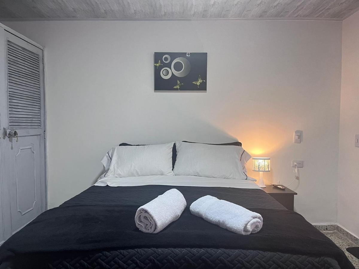 Hotel Edificio Santamarta Medellín Zewnętrze zdjęcie