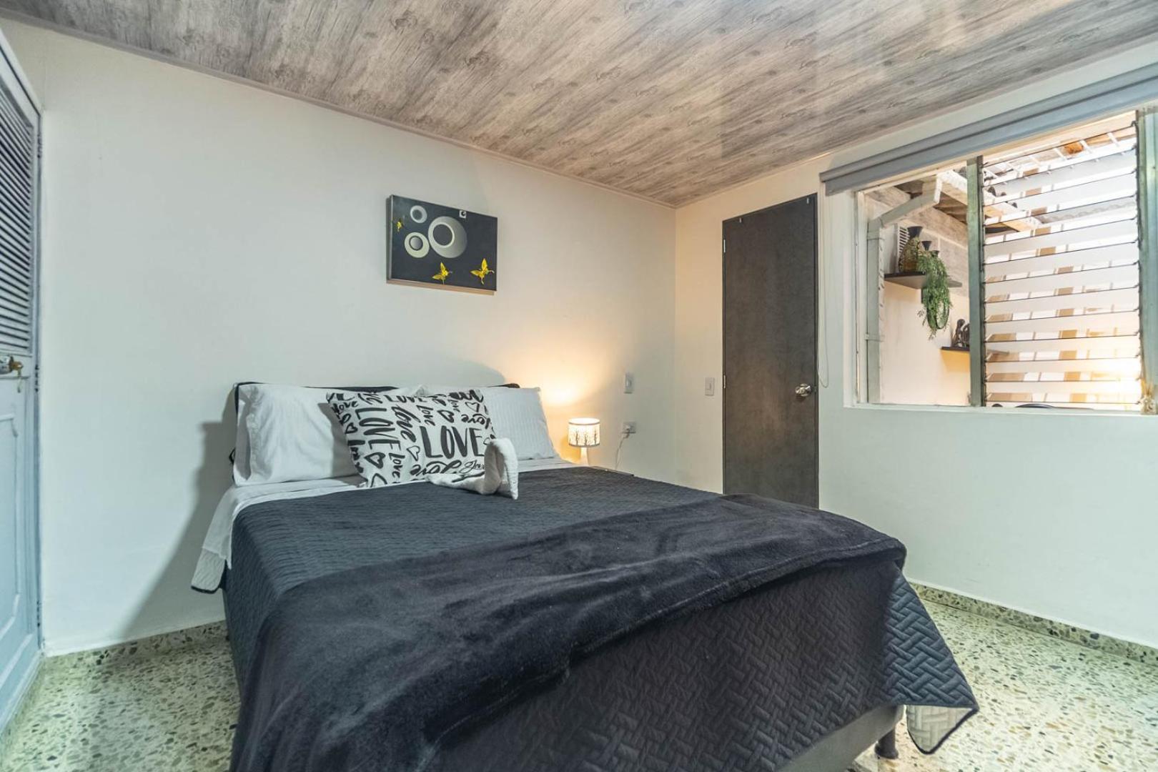 Hotel Edificio Santamarta Medellín Zewnętrze zdjęcie